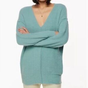 🩷 Aritzia/Wilfred Free Hush Knit V-Neck Soft Oversized Sweater